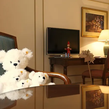 Le Plaza Hotel 5*